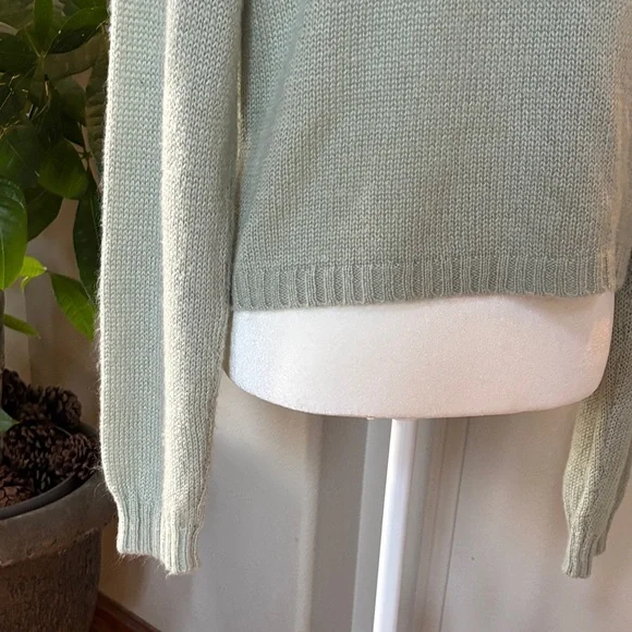 Green Feminine Floral Vintage Inspired Knit Cardigan ✨ - Picture 7 of 10